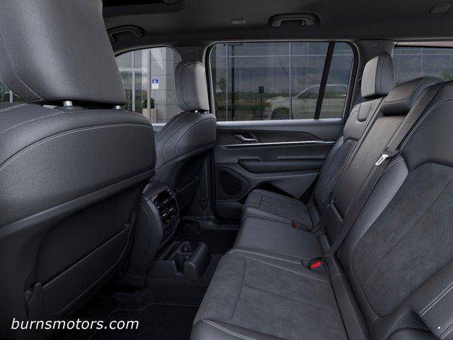 2026 Jeep Grand Cherokee L Altitude 4x2