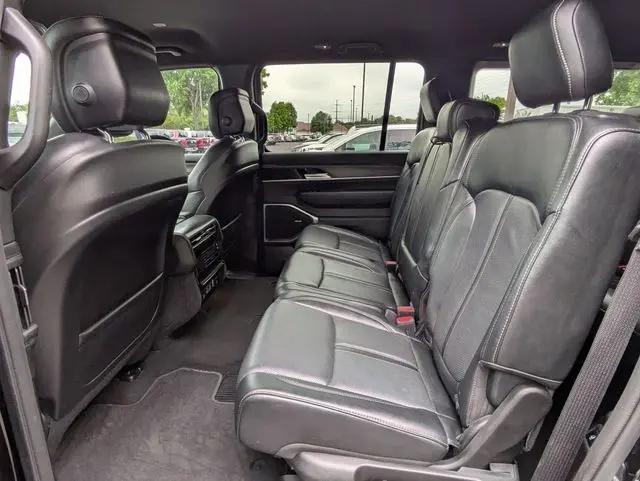 2024 Jeep Wagoneer Series II 4x2