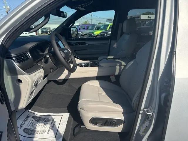 2026 Jeep Grand Wagoneer 4x2