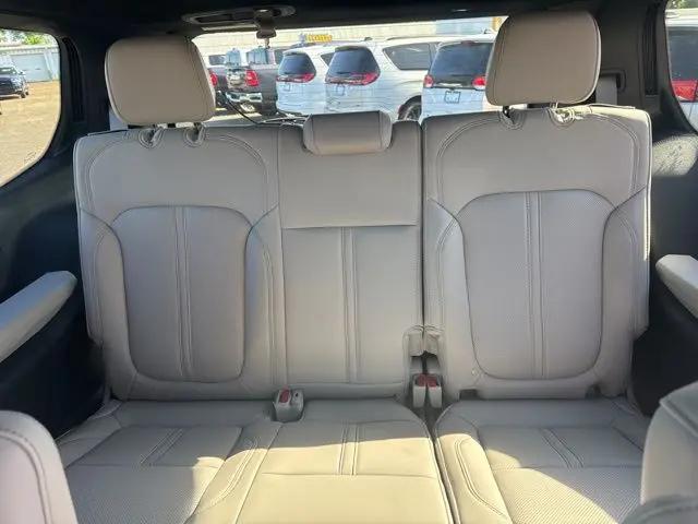 2026 Jeep Grand Wagoneer 4x2