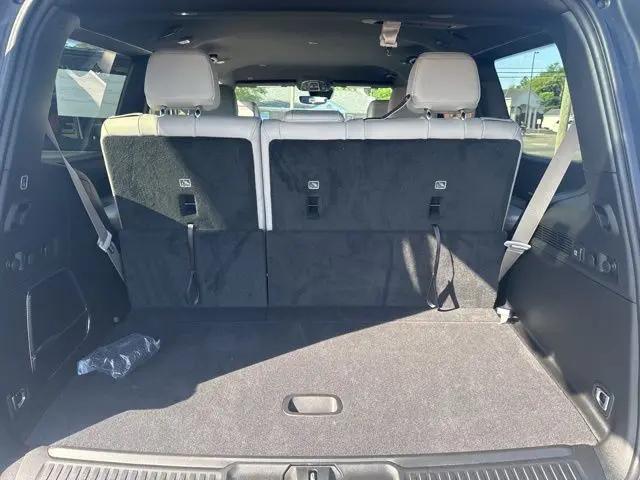 2026 Jeep Grand Wagoneer 4x2