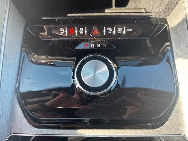 2026 Jeep Grand Wagoneer 4x2