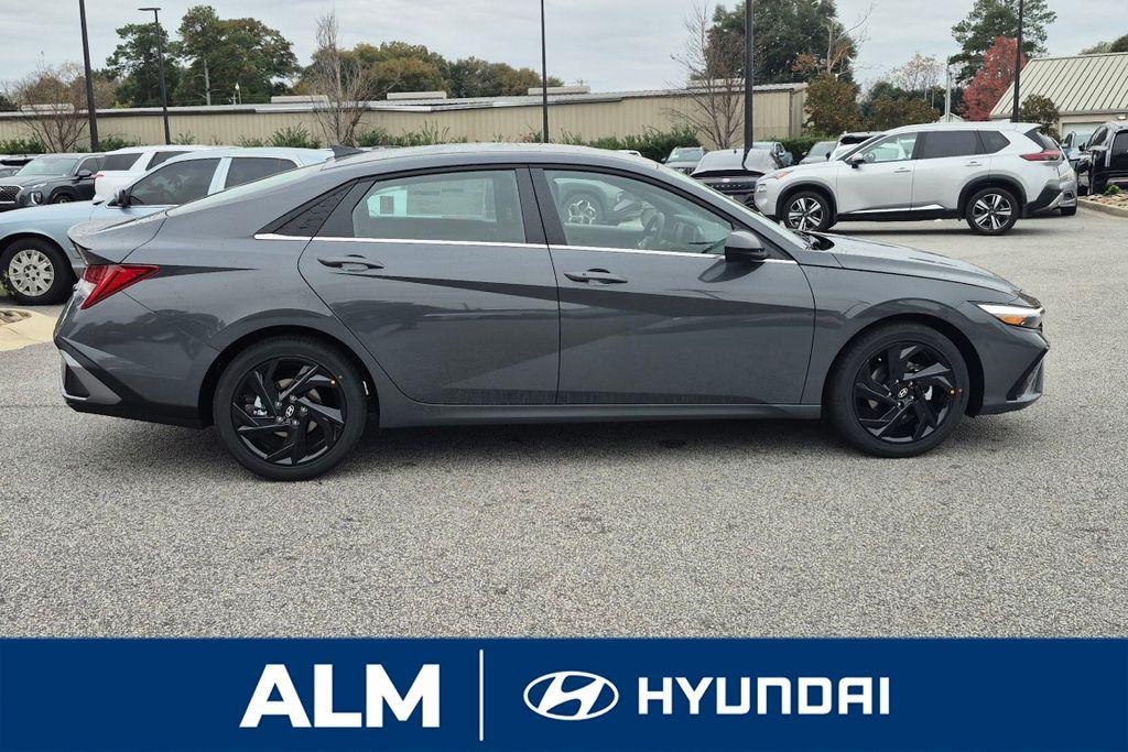 New 2026 Gray HYUNDAI SEL Sport image 5