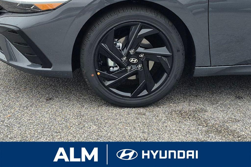 New 2026 Gray HYUNDAI SEL Sport image 12