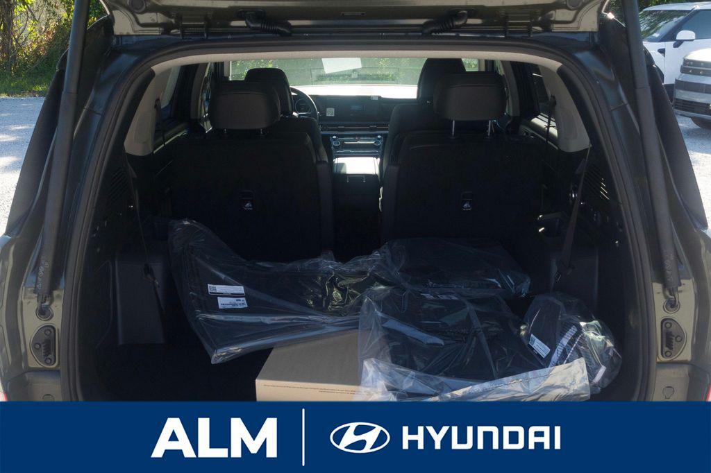 New 2026 Green HYUNDAI Limited FWD image 8