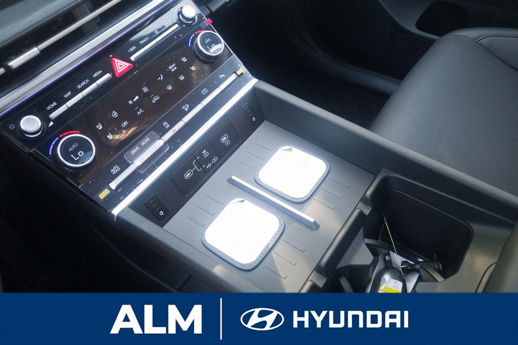 New 2026 Green HYUNDAI Limited FWD image 26