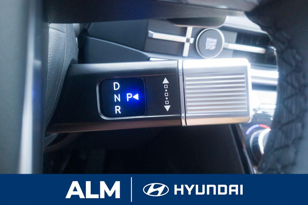 New 2026 Green HYUNDAI Limited FWD image 28