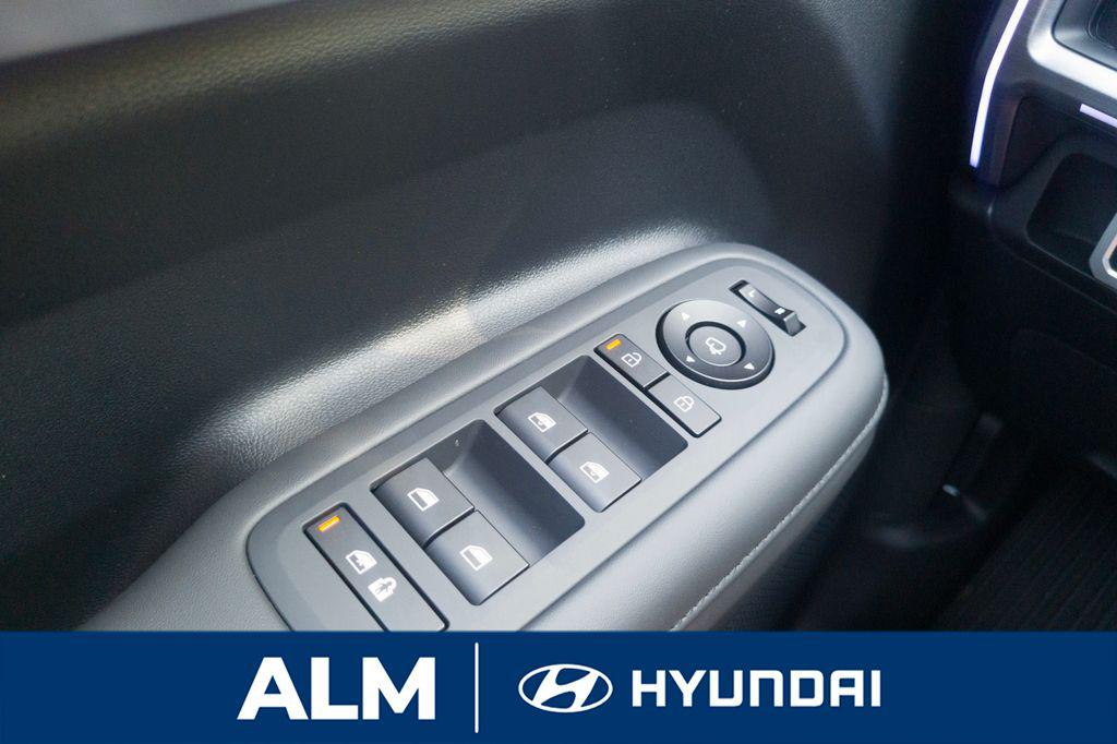 New 2026 Green HYUNDAI Limited FWD image 32
