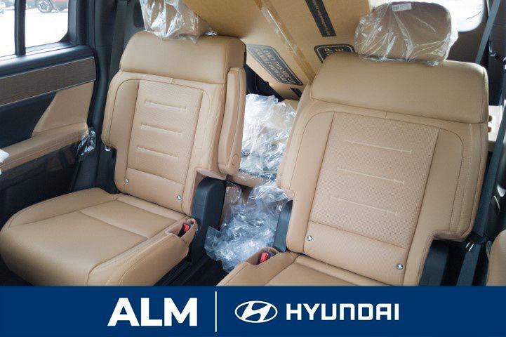 New 2026 White HYUNDAI Calligraphy FWD image 15
