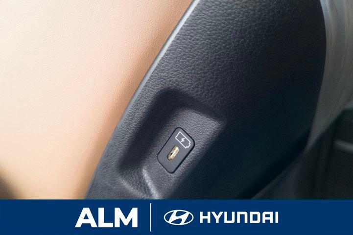 New 2026 White HYUNDAI Calligraphy FWD image 17