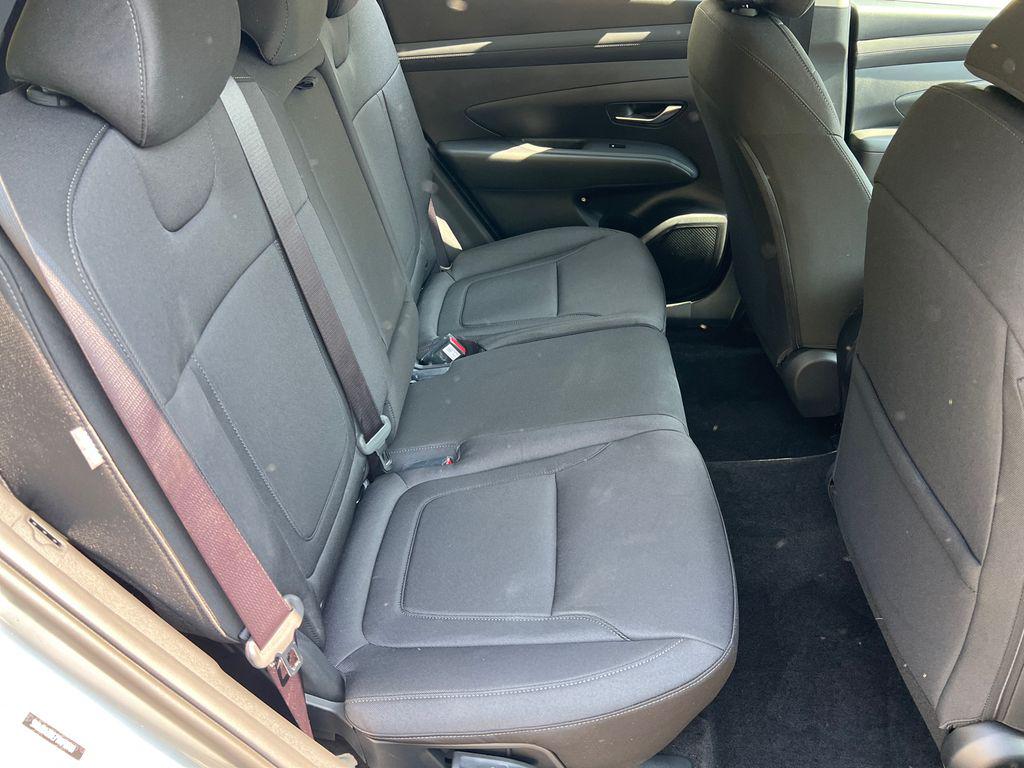 New 2026 Shimmering Silver HYUNDAI SE FWD image 16