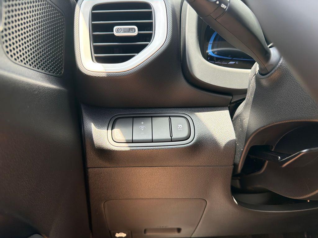 New 2026 Gray HYUNDAI SEL w/Two-Tone Roof image 31