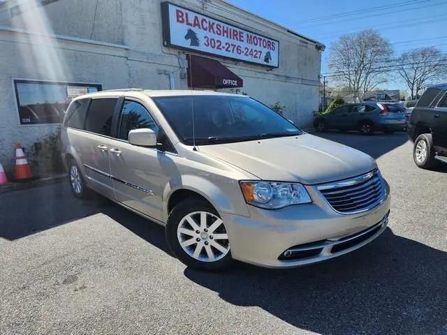 2015 Chrysler Town & Country Touring for sale in New Castle, DE