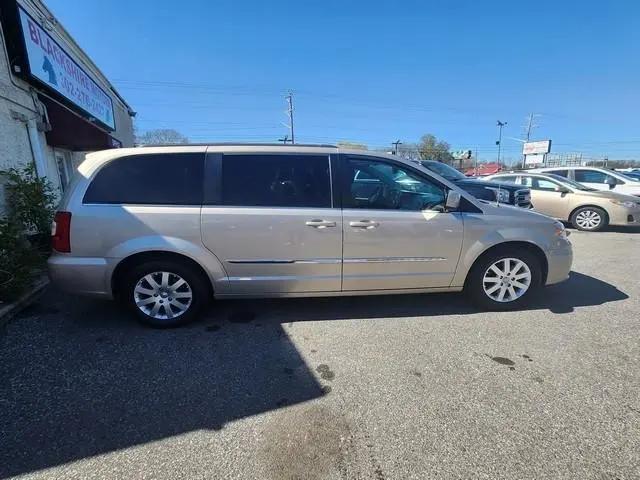 2015 Chrysler Town & Country Touring