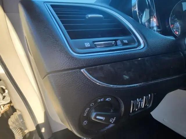 2015 Chrysler Town & Country Touring