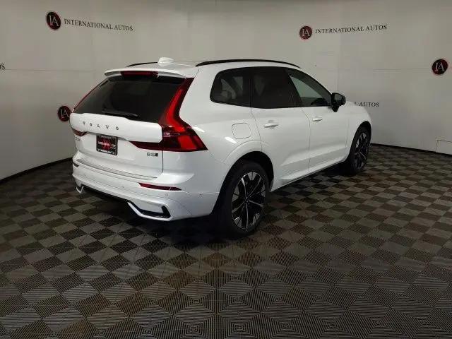 2026 Volvo XC60 B5 Plus