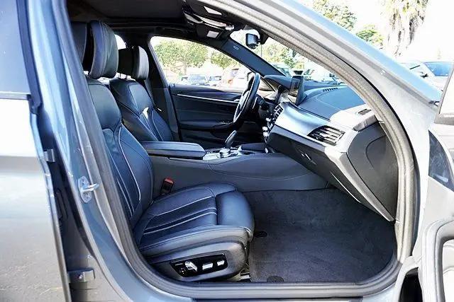 2023 BMW M5 i xDrive
