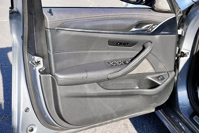 2023 BMW M5 i xDrive