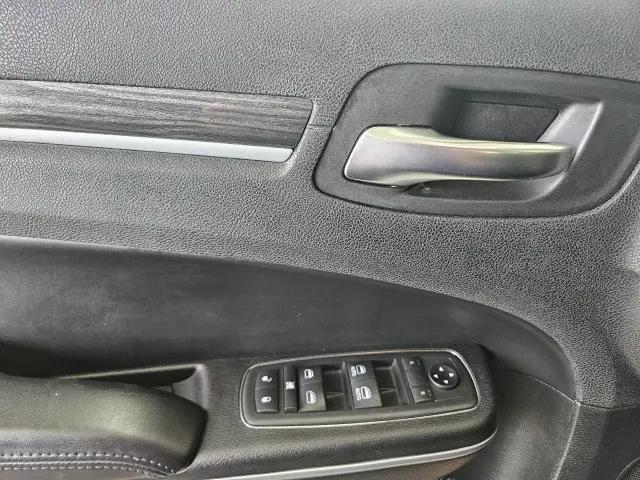 2019 Chrysler 300 Touring