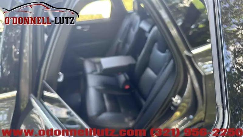 2022 Volvo XC60 B6 Inscription