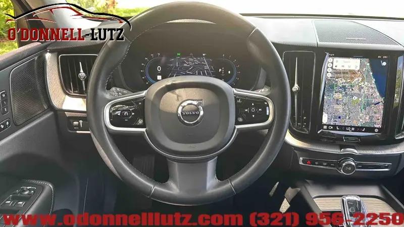 2022 Volvo XC60 B6 Inscription