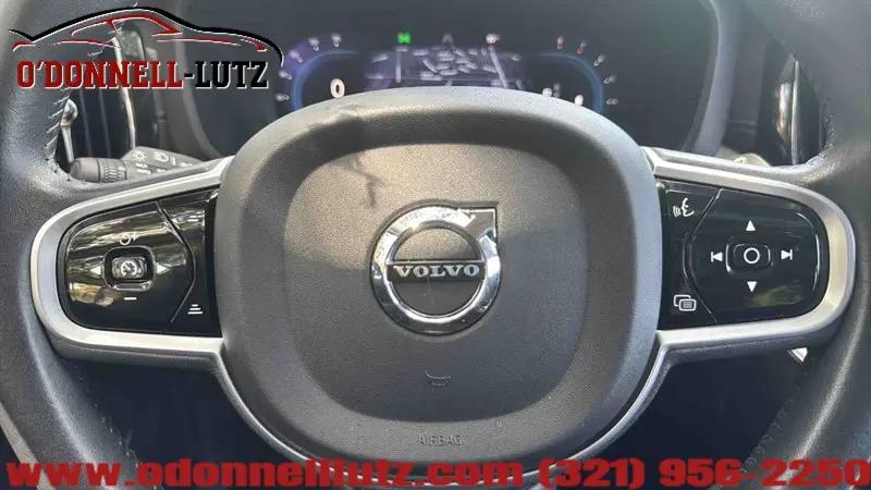 2022 Volvo XC60 B6 Inscription