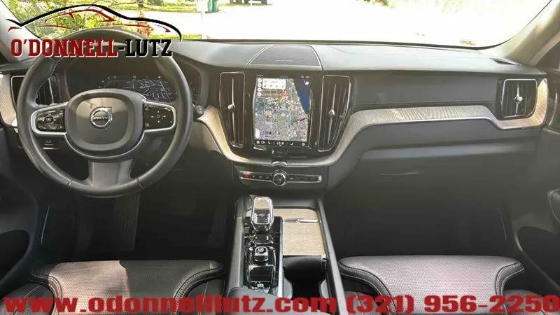2022 Volvo XC60 B6 Inscription