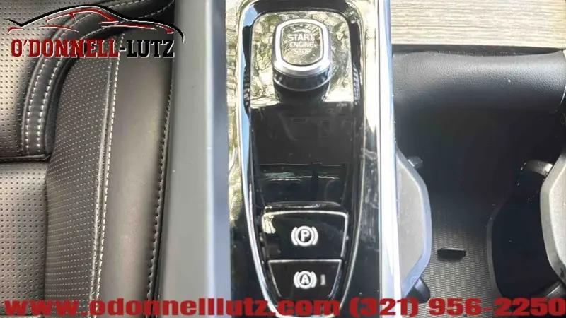 2022 Volvo XC60 B6 Inscription