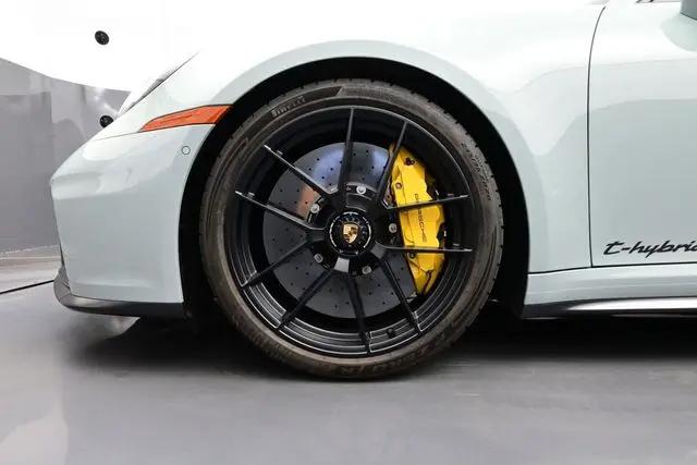 2025 Porsche 911 Carrera GTS