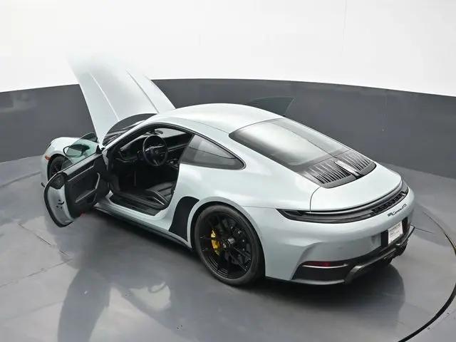 2025 Porsche 911 Carrera GTS