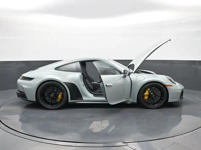 2025 Porsche 911 Carrera GTS