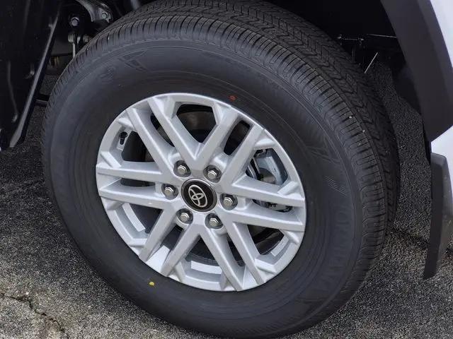 2026 Toyota Tundra SR5 CrewMax 5.5' Bed