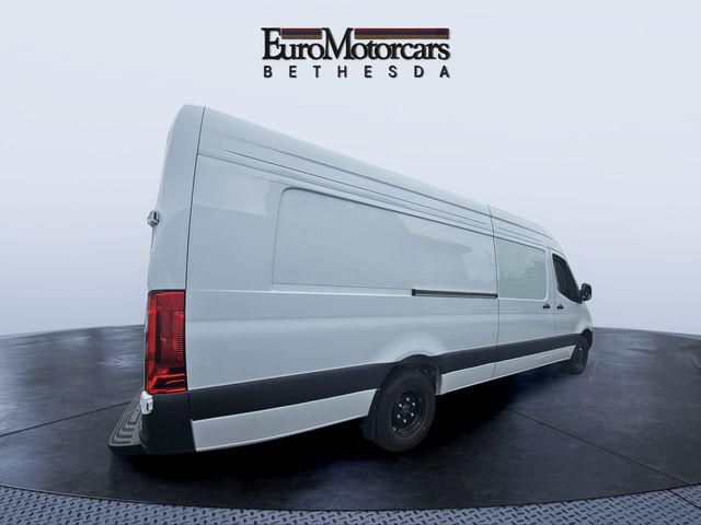 2026 Mercedes-Benz Sprinter 3500 Cargo 170 WB
