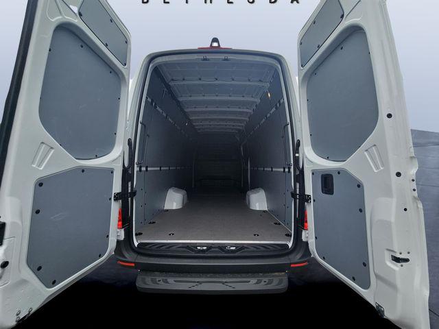 2026 Mercedes-Benz Sprinter 3500 Cargo 170 WB