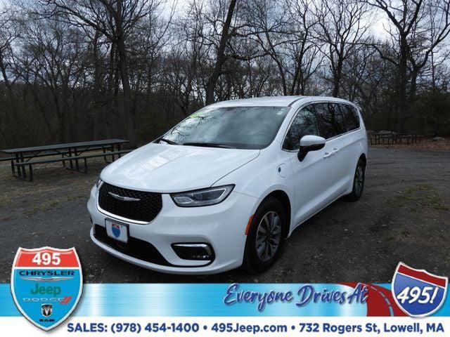 2023 Chrysler Pacifica Hybrid Touring L for sale in Lowell, MA