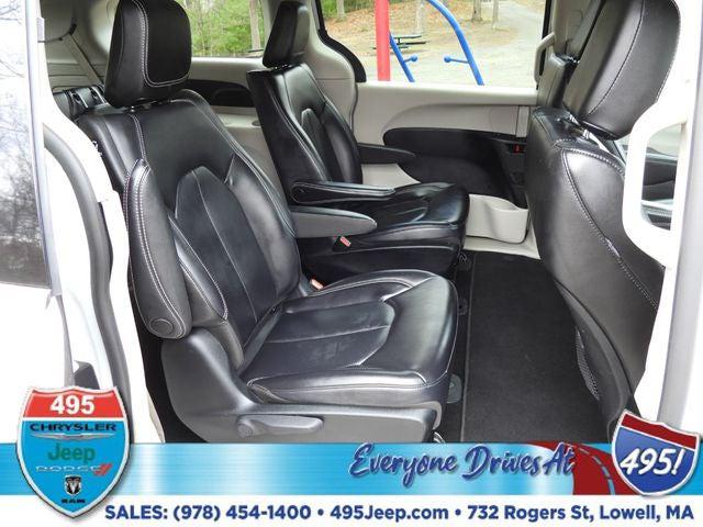 2023 Chrysler Pacifica Hybrid Touring L