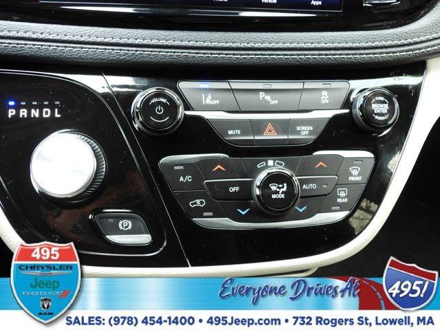 2023 Chrysler Pacifica Hybrid Touring L