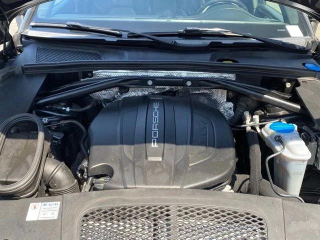 2017 Porsche Macan Base