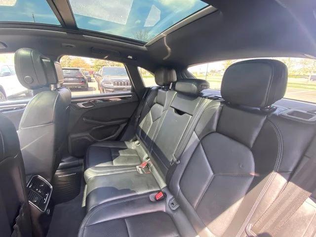 2017 Porsche Macan Base