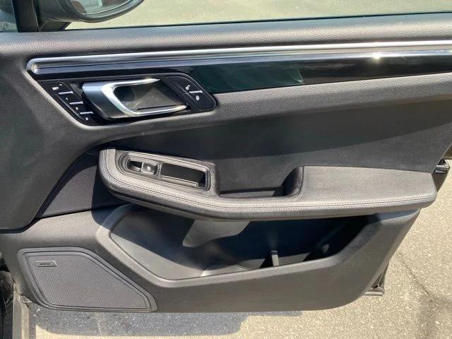 2017 Porsche Macan Base