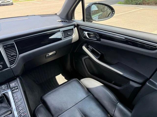 2017 Porsche Macan Base