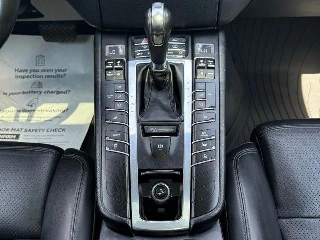 2017 Porsche Macan Base