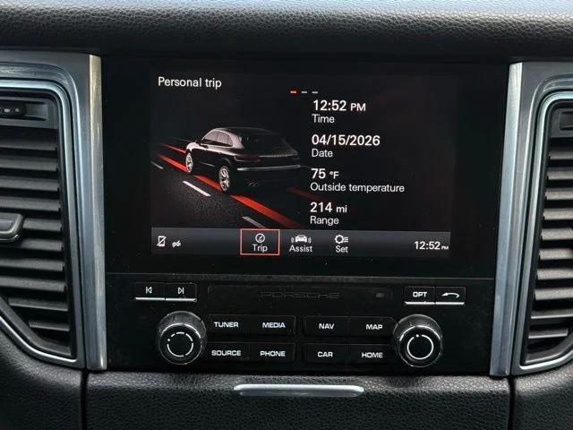 2017 Porsche Macan Base