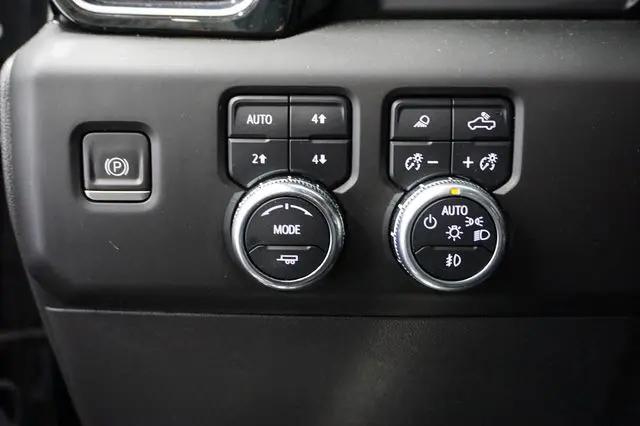 2023 GMC Sierra 1500 4WD Crew Cab Short Box Denali