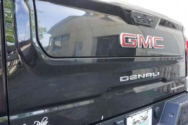 2023 GMC Sierra 1500 4WD Crew Cab Short Box Denali