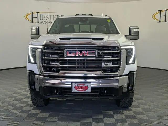 2025 GMC Sierra 2500HD 4WD Crew Cab Standard Bed SLT