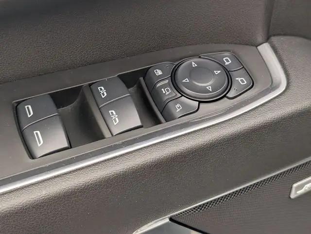 2025 GMC Sierra 2500HD 4WD Crew Cab Standard Bed SLT