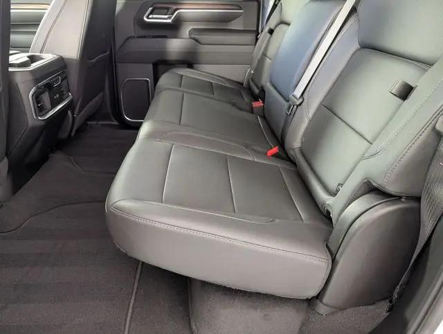 2025 GMC Sierra 2500HD 4WD Crew Cab Standard Bed SLT