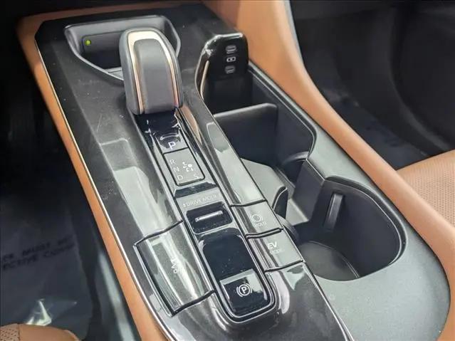 2025 Toyota Crown Signia Limited