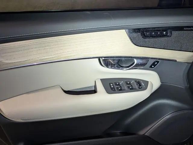 2026 Volvo XC90 Plug-In Hybrid Ultra, T8 AWD, Electric/Gasoline, Bright, 7 Seats